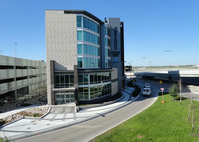 Grand Winnipeg Airport By LakeviewAirport Hotel